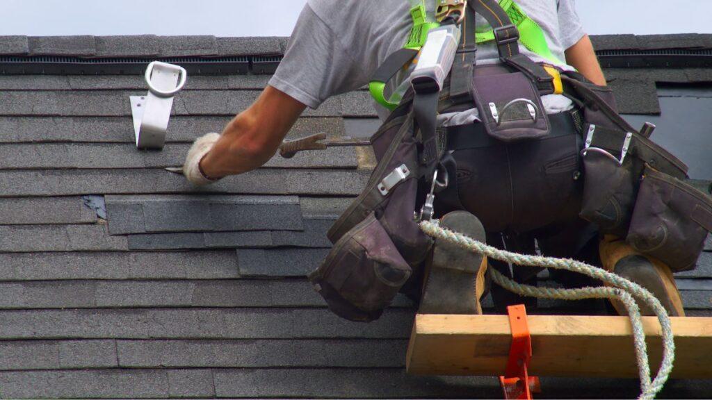 Working on a roof in Masilla NM